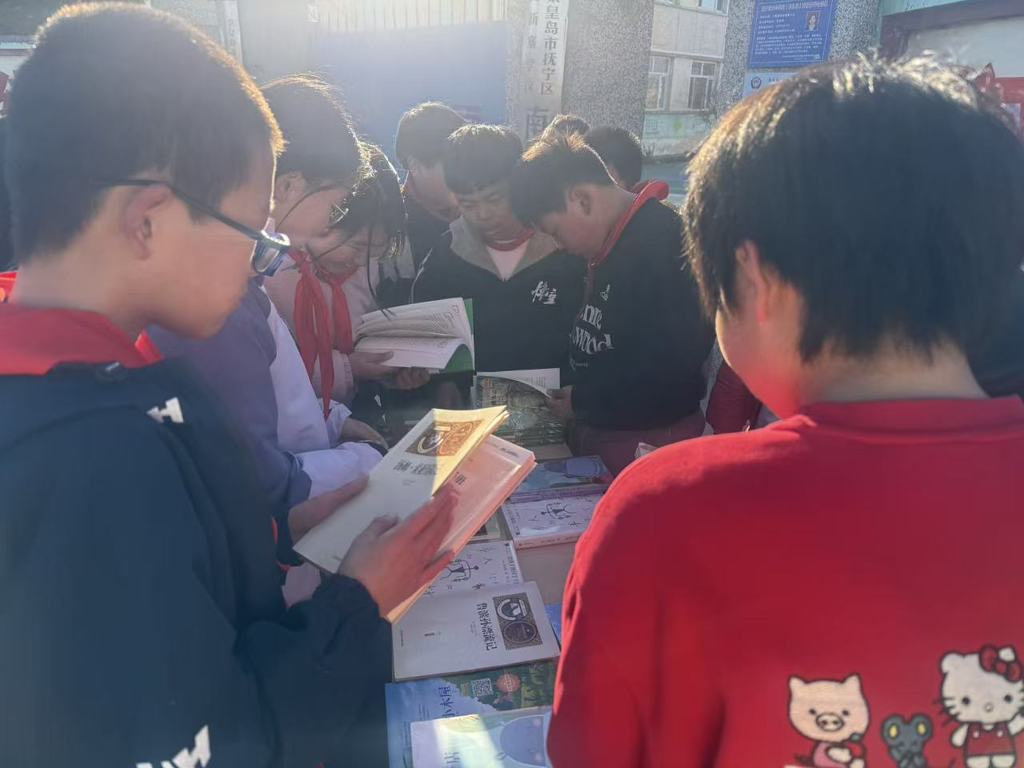 抚宁分公司  冬日书香暖童心——“阅动乡村”走进南寨小学